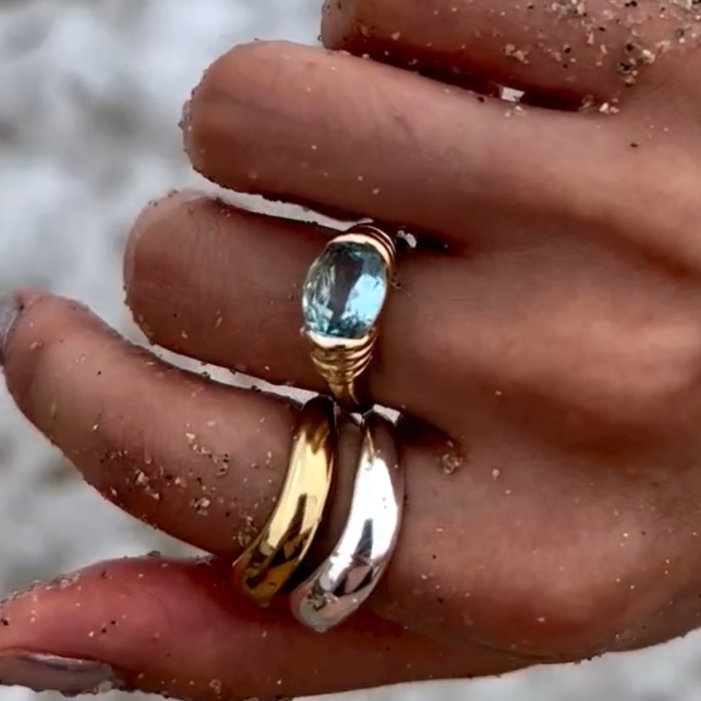 Mejuri Heirloom Ring Sky Blue Topaz size 7